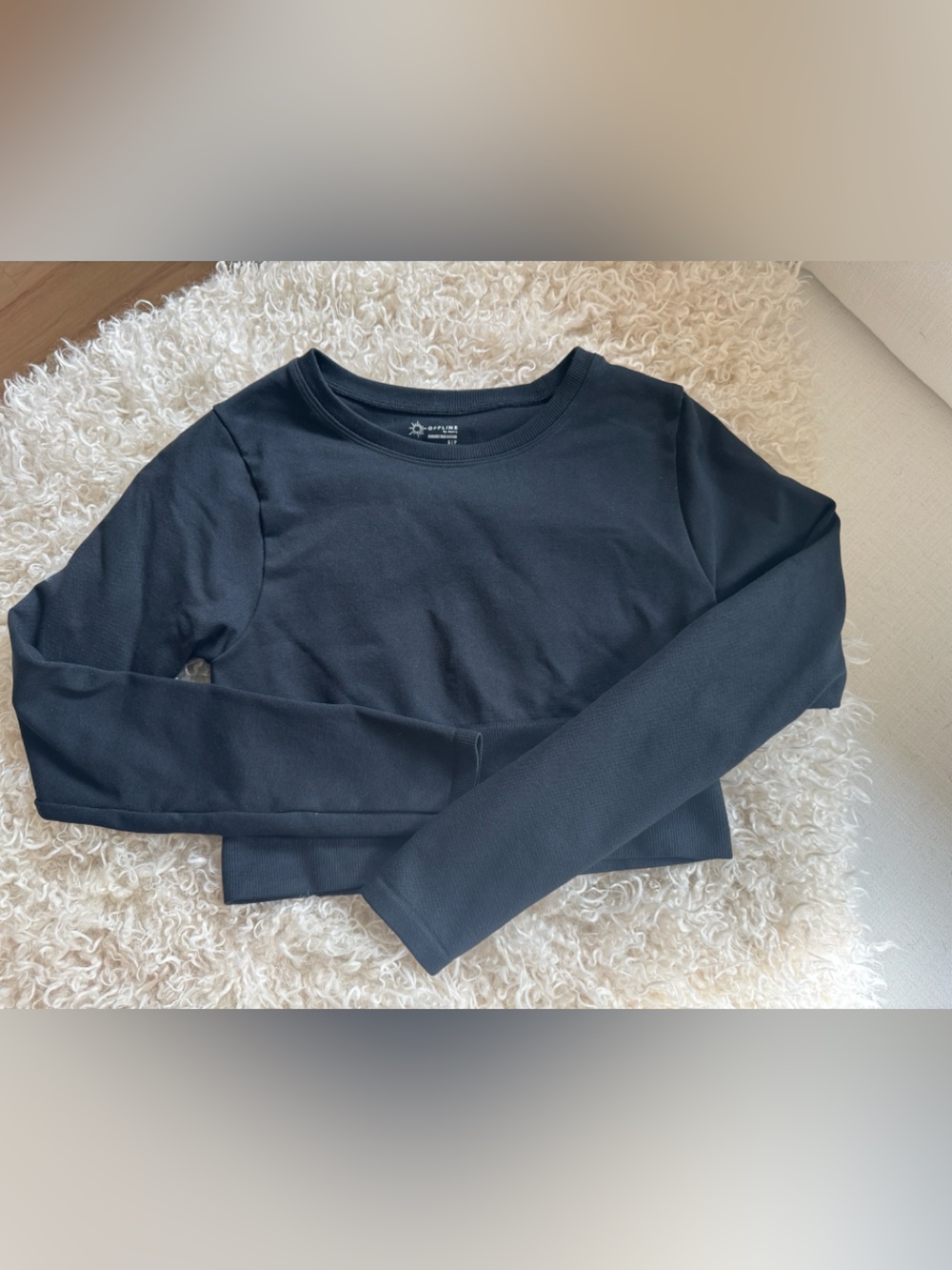 NWOT Offline by Aerie cropped black crewneck long sleeve size small